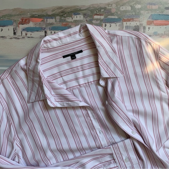 Tahari Pink & White Pin-Striped Print Lightweight Oversized Button Down Shirt💕 - Picture 2 of 8